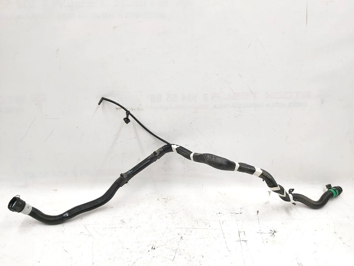 9 Патрубок системы охлаждения основной батареи Tesla Model 3, Model Y 1501334-00-D