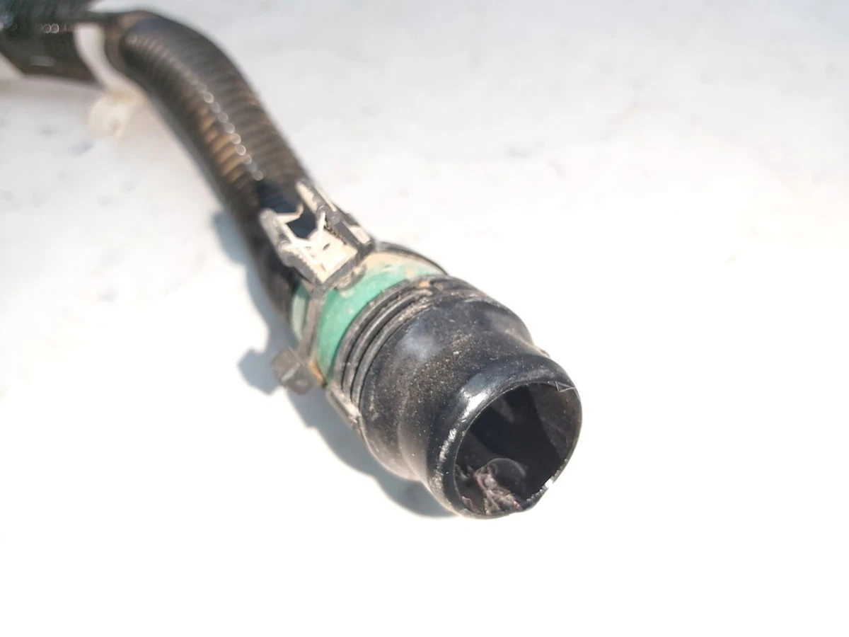 9 Патрубок системы охлаждения основной батареи Tesla Model 3, Model Y 1501334-00-D