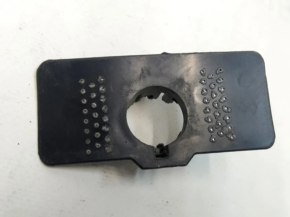 8 Кронштейн кріплення парктроніка задній бампер S9 PA Tesla Model Y 1501430-00-A