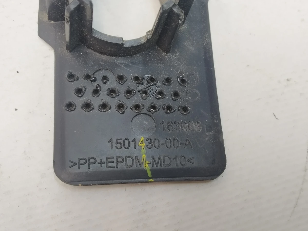 8 Кронштейн кріплення парктроніка задній бампер S9 PA Tesla Model Y 1501430-00-A