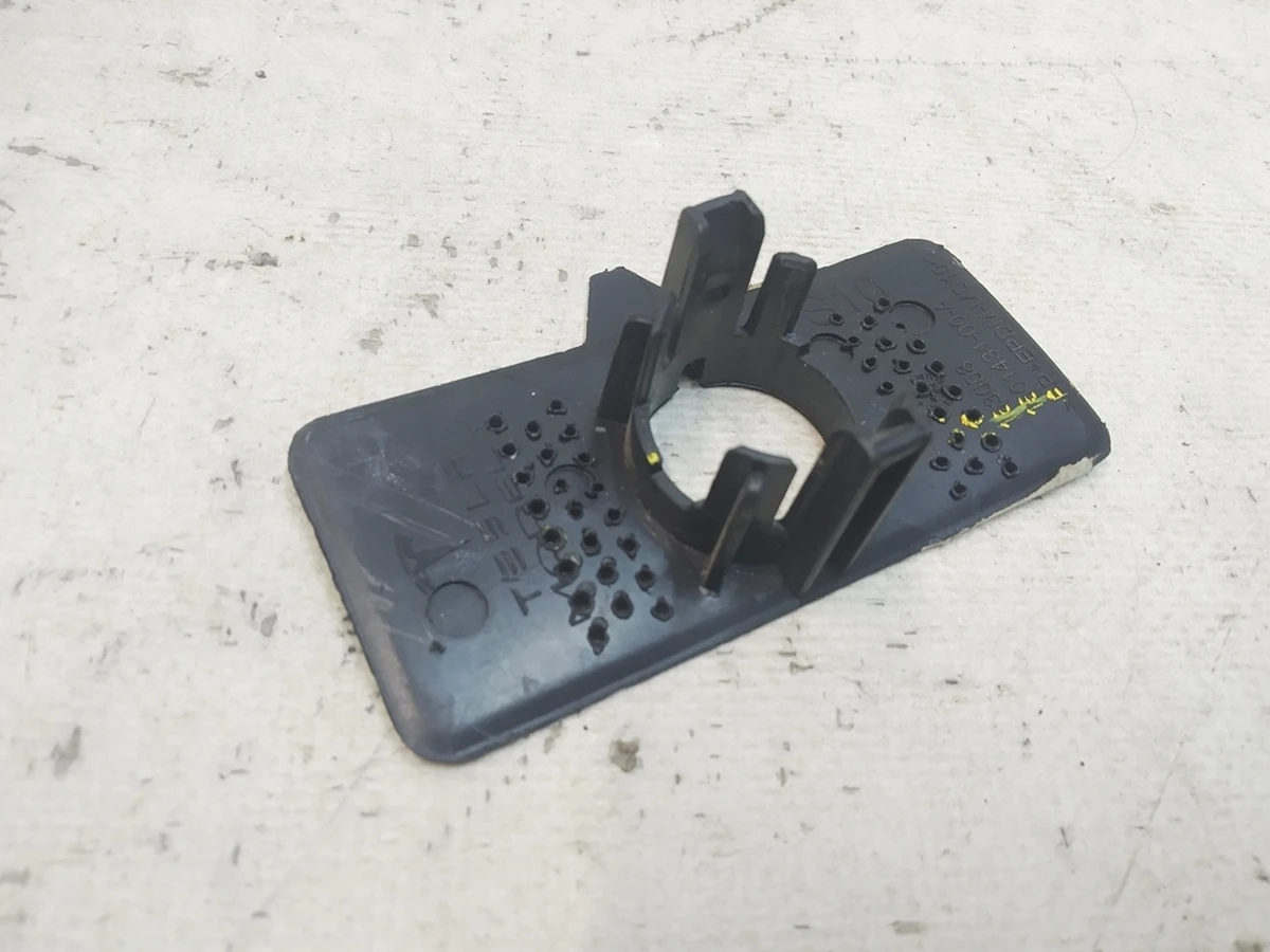 8 Кронштейн кріплення парктроніка заднього бампера S10 Tesla Model Y 1501431-00-A