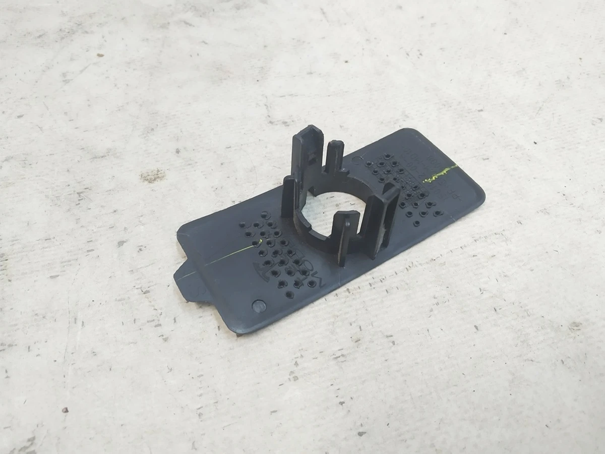 7 Кронштейн крепления парктроника задний бампер S11 Tesla Model Y 1501432-00-A