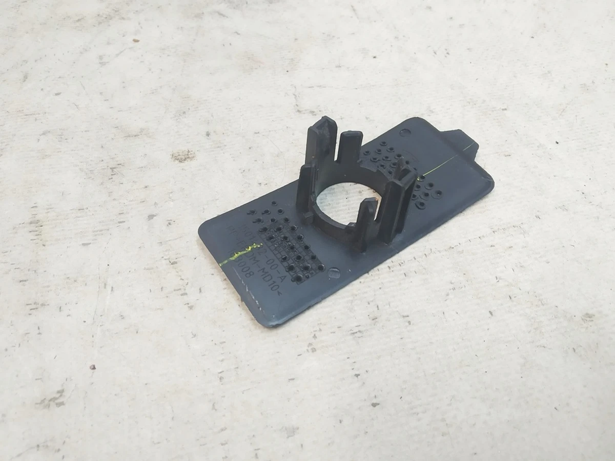 7 Кронштейн крепления парктроника задний бампер S11 Tesla Model Y 1501432-00-A