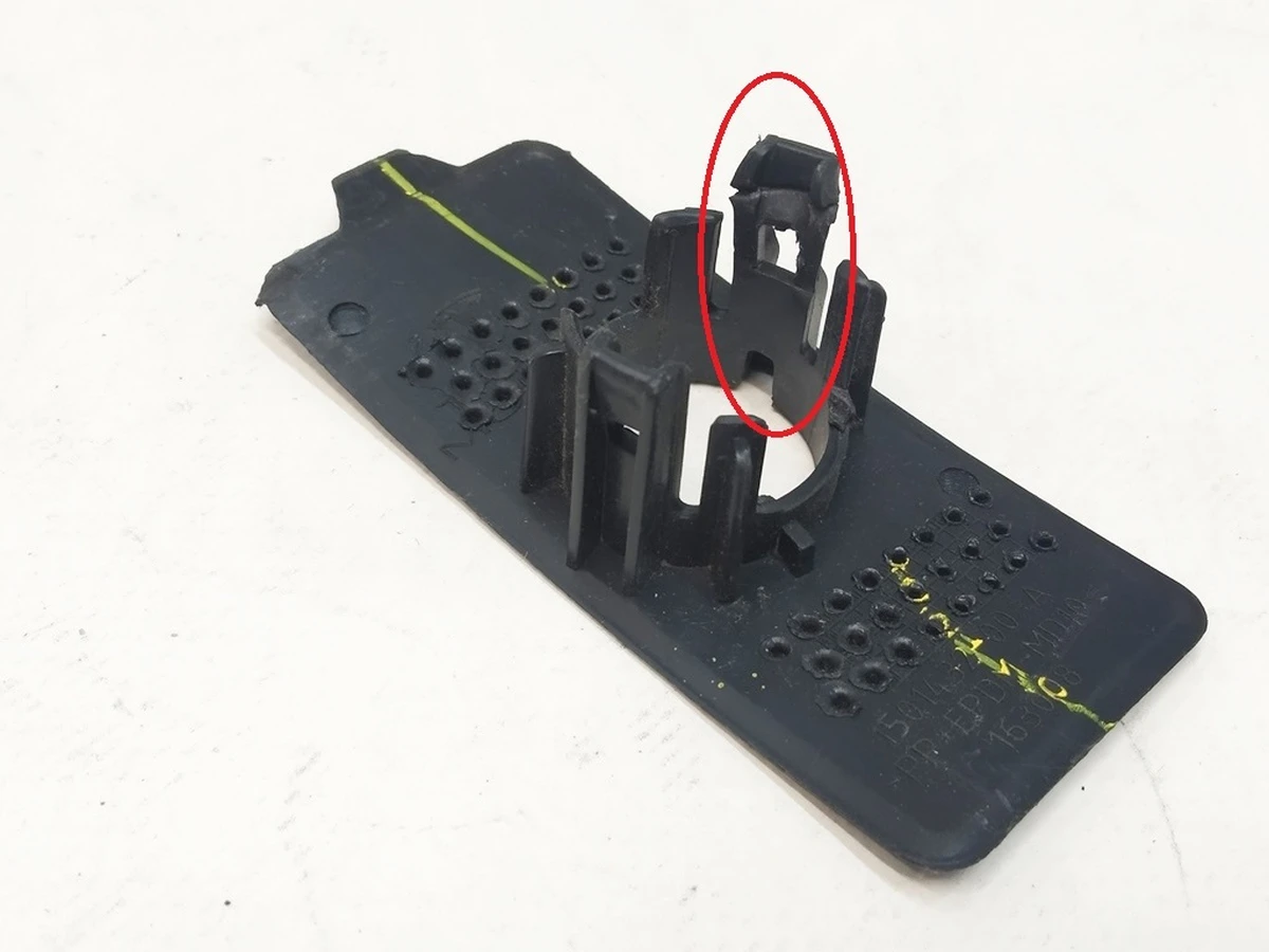 7 Кронштейн крепления парктроника задний бампер S11 Tesla Model Y 1501432-00-A