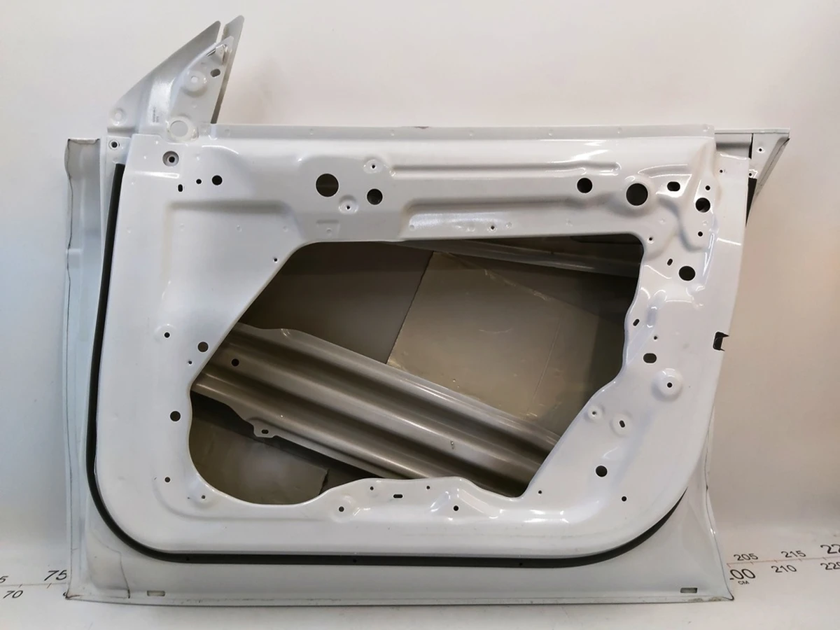 Двері передні права (метал) PPSW з ущільнювачем Tesla Model Y 1501462-11-A