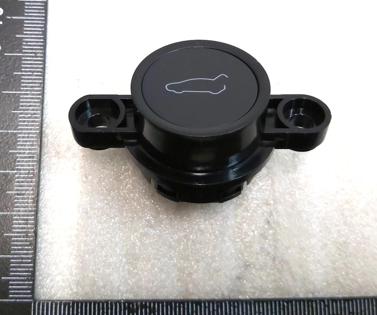 6 Кнопка закриття кришки багажника Tesla model X, model 3, model Y 1501907-00-B