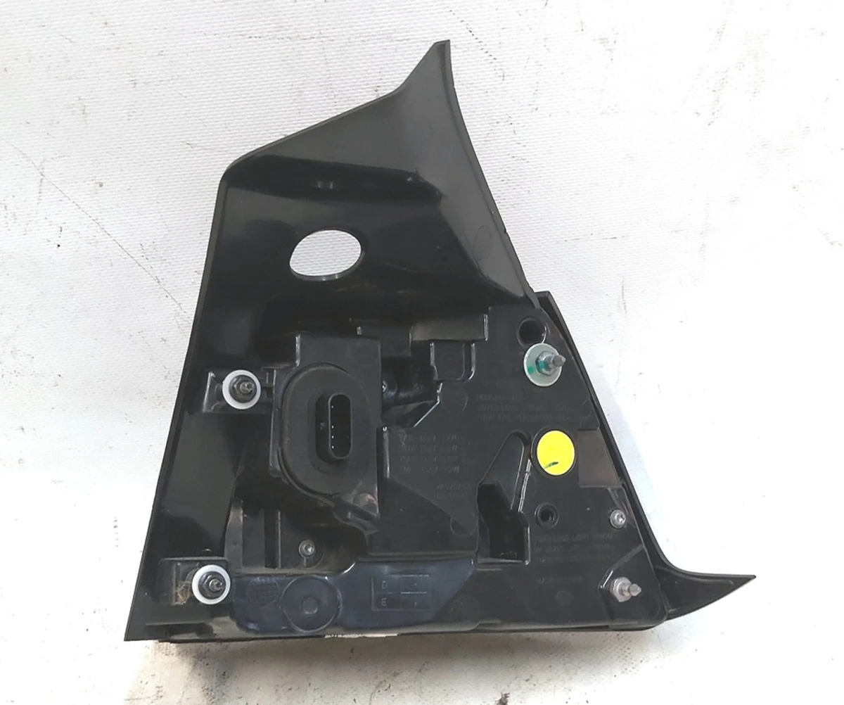 Ліхтар лівий зовнішній GLOBAL (yellow) 4 pin Tesla model 3, model Y 1502086-00-D