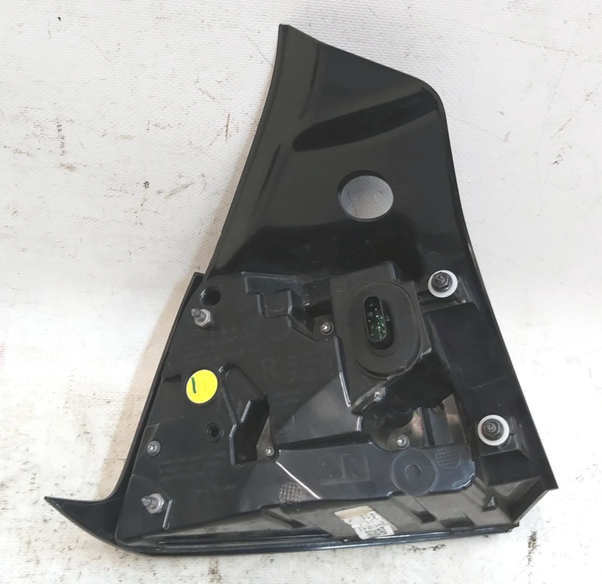 Ліхтар правий зовнішній GLOBAL (yellow) 4 pin Tesla model 3, model Y 1502087-00-D