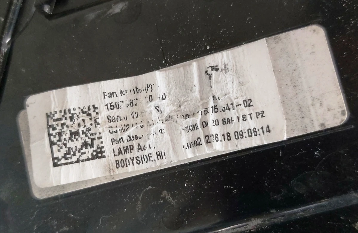 Ліхтар правий зовнішній GLOBAL (yellow) 4 pin Tesla model 3, model Y 1502087-00-D