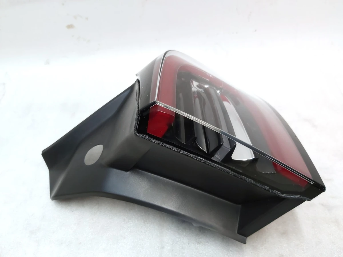 2 Фонарь правый наружный GLOBAL (yellow) 4 pin Tesla model 3, model Y 1502087-00-D