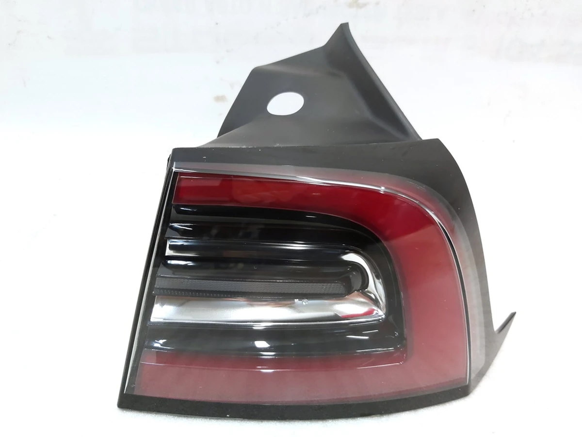 2 Фонарь правый наружный GLOBAL (yellow) 4 pin Tesla model 3, model Y 1502087-00-D