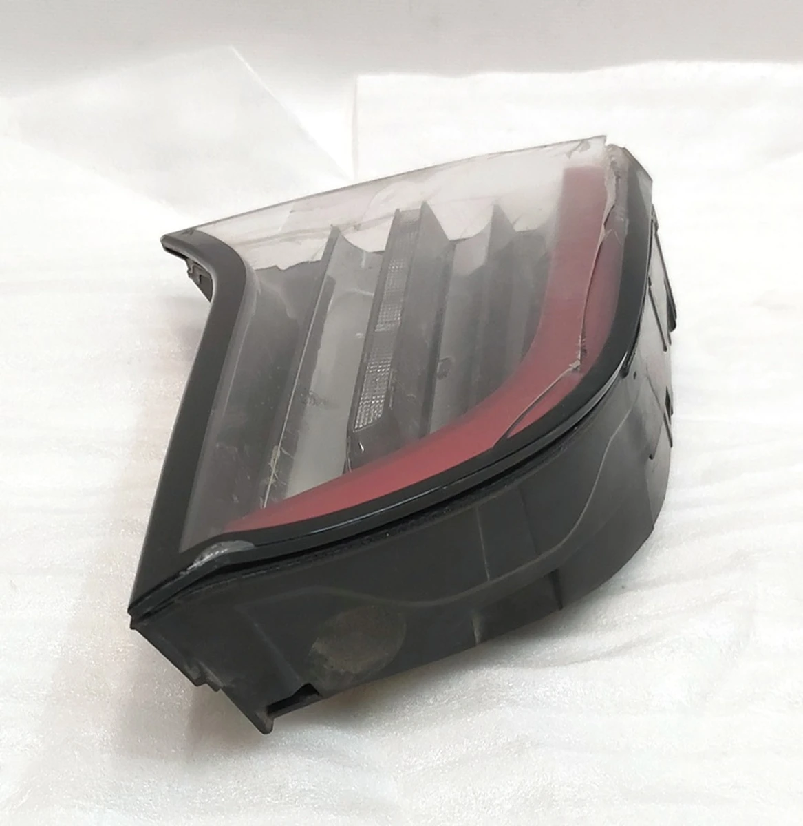 3 LAMP ASY, LIFTGATE LH GLOBAL 4 pin Tesla Model 3, Model Y 1502088-00-B