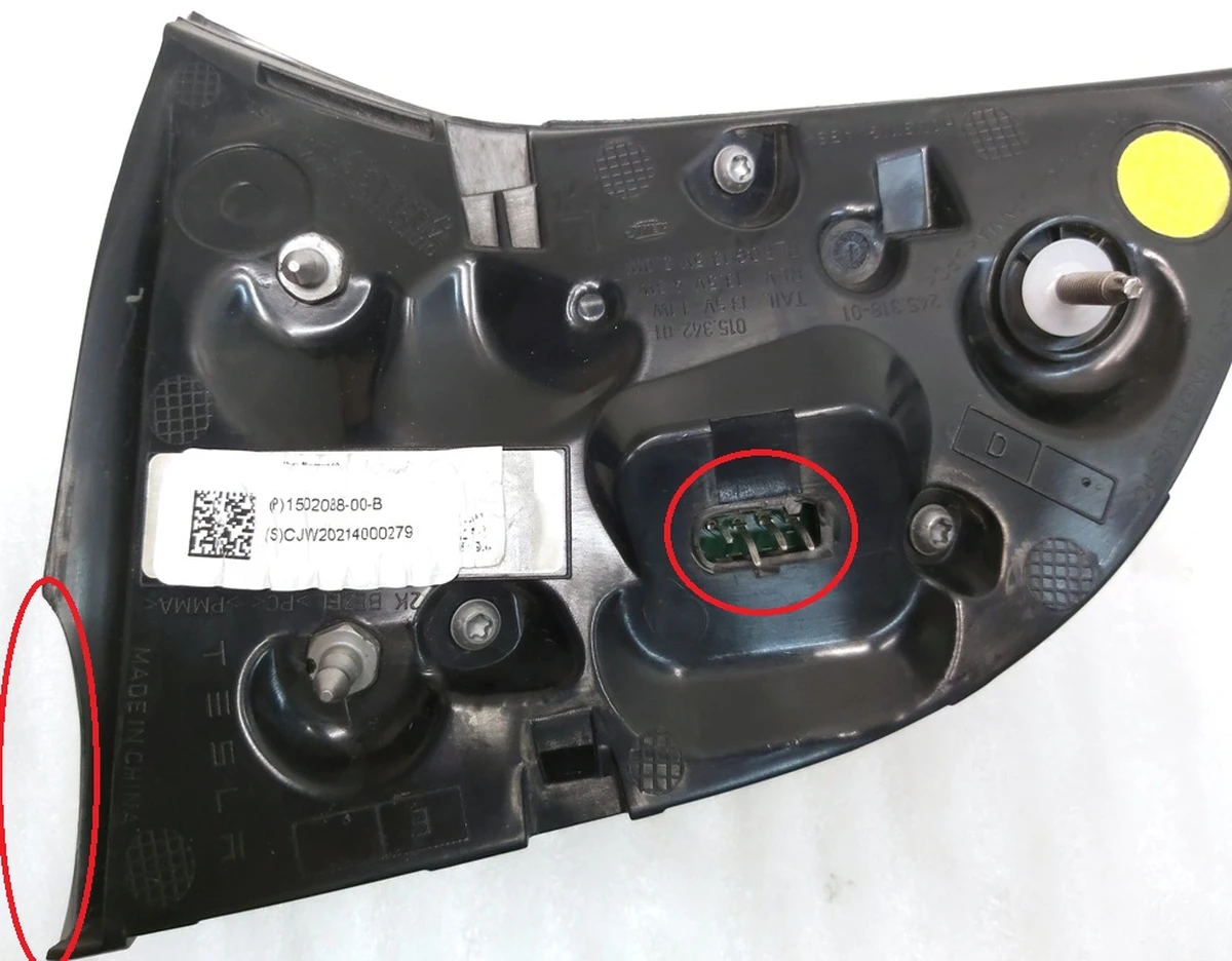 3 LAMP ASY, LIFTGATE LH GLOBAL 4 pin Tesla Model 3, Model Y 1502088-00-B