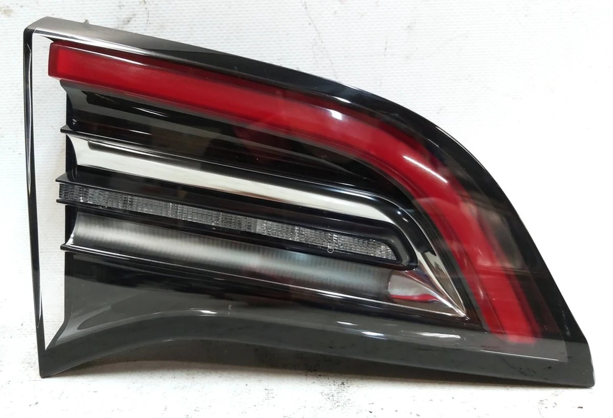 3 Ліхтар лівий внутрішній GLOBAL 4 pin Tesla Model 3, Model Y 1502088-00-B