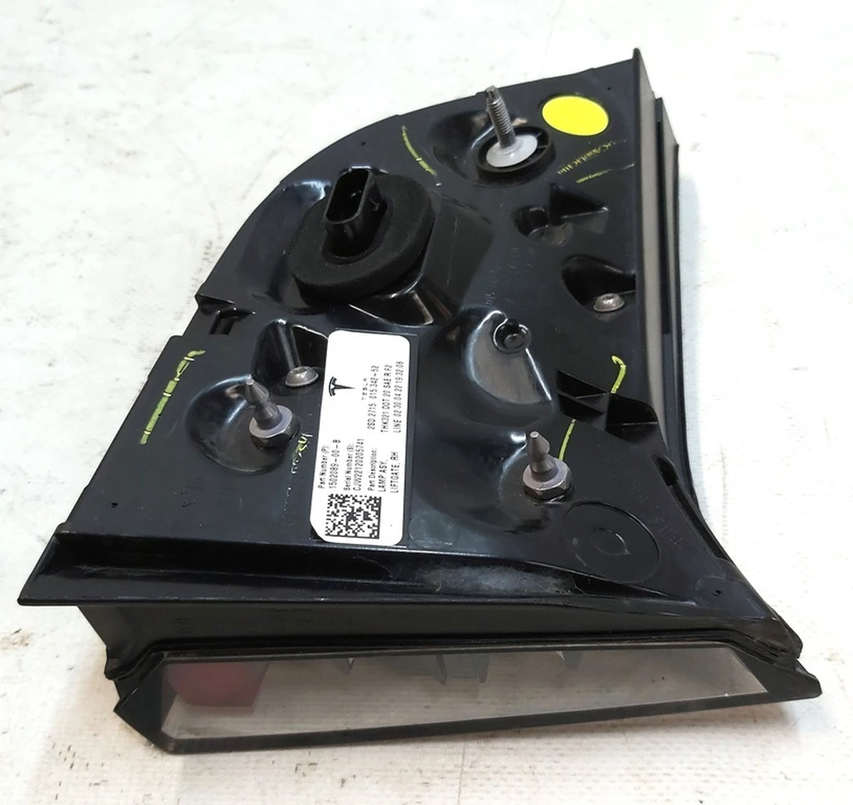 4 Ліхтар правий внутрішній GLOBAL 4 pin Tesla Model 3, Model Y 1502089-00-B