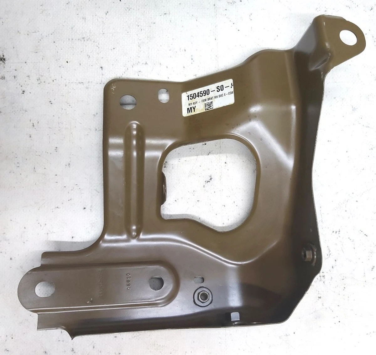 Кронштейн лонжерона правого крила Tesla model Y 1487492-S0-A 1504590-S0-A