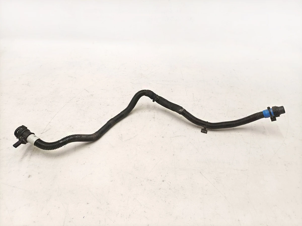 Патрубок системи охолодження з датчиком Tesla Model 3, Model Y 1504721-00-A