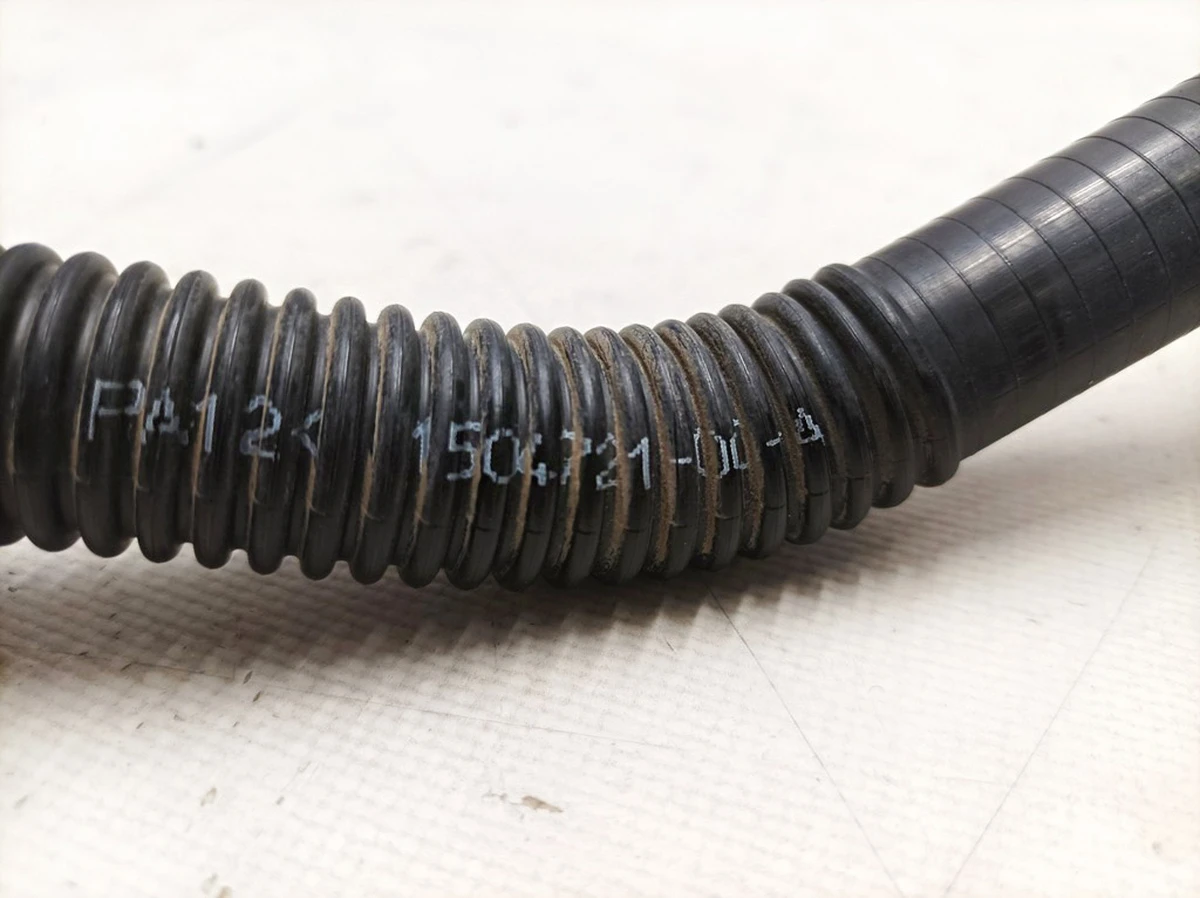 Патрубок системи охолодження з датчиком Tesla Model 3, Model Y 1504721-00-A