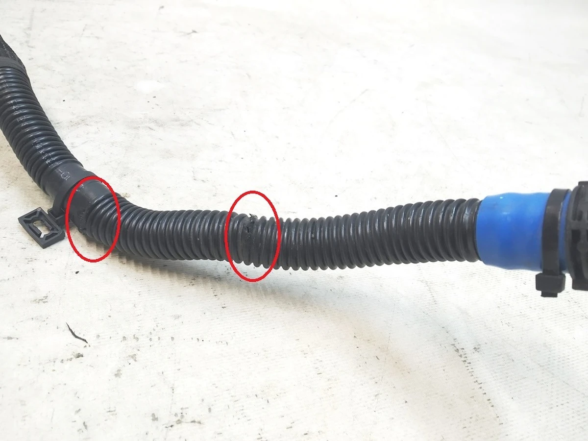 12 Патрубок системы охлаждения (повреждение) Tesla model 3, model Y 1504721-00-C