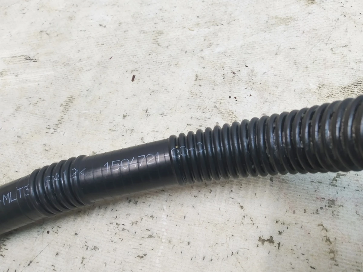 12 Патрубок системы охлаждения (повреждение) Tesla model 3, model Y 1504721-00-C