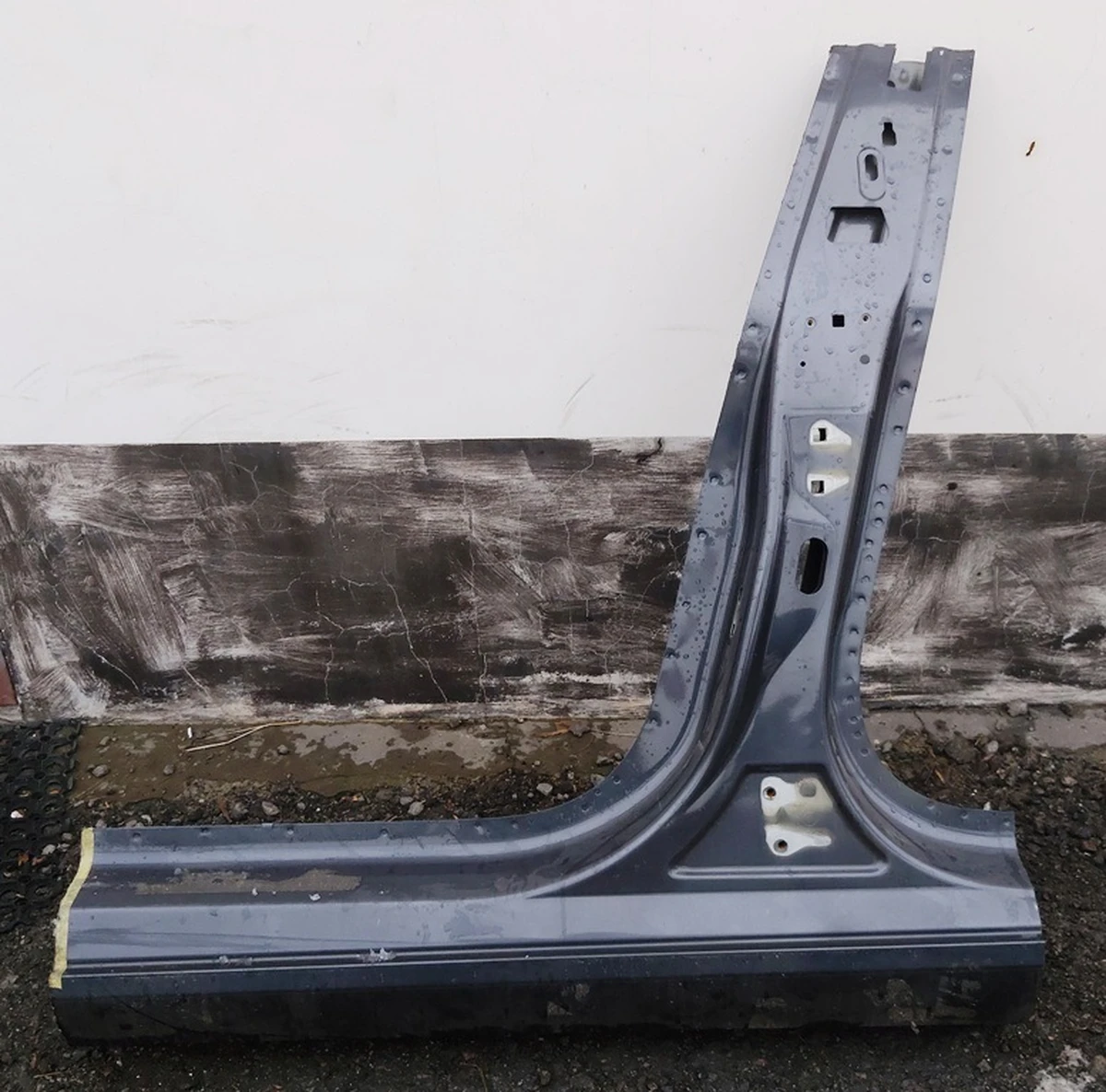 3 Кузовна панель лівої стійки B (середньої) у зборі Tesla model 3 1504887-S0-A