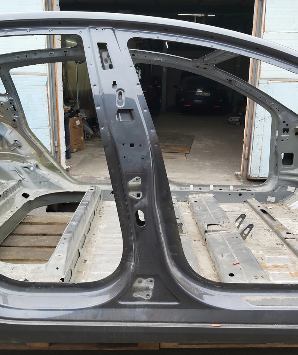 3 Кузовна панель правої стійки B (середньої) PMNG у зборі Tesla model 3 1504888-S0-A