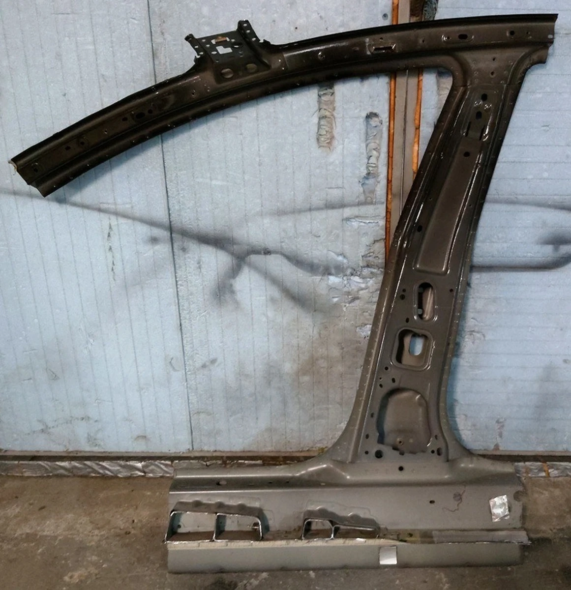 3 Кузовна панель правої стійки B (середньої) PBSB у зборі Tesla model 3 1504888-S0-A