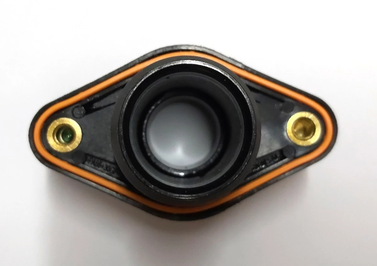 Переходник патрубка системы охлаждения основной батареи оранжевый уплотнительTesla model 3, model Y 1505074-00-A