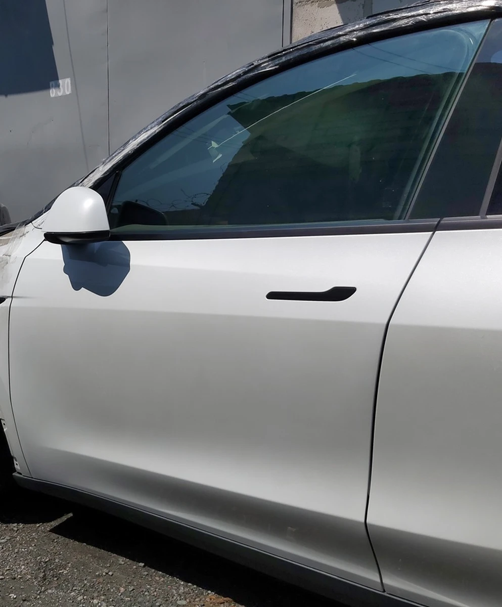 Двері передні ліві PPSW без скла та карти дверей Tesla mode Y 1505460-11-A