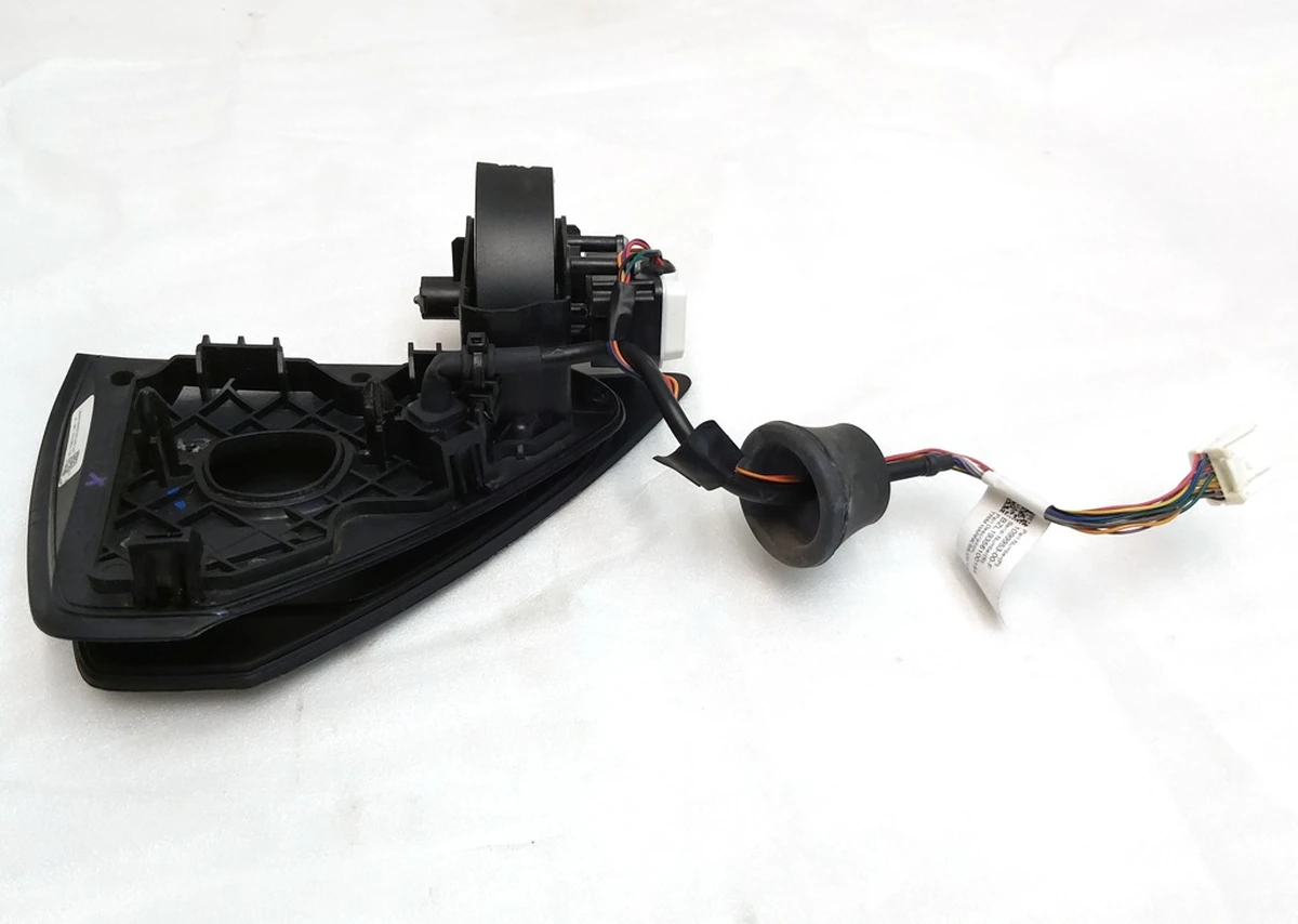 2 CHARGE PORT DOOR,M3/Y,NA Tesla mode 3, model Y 1505513-00-A