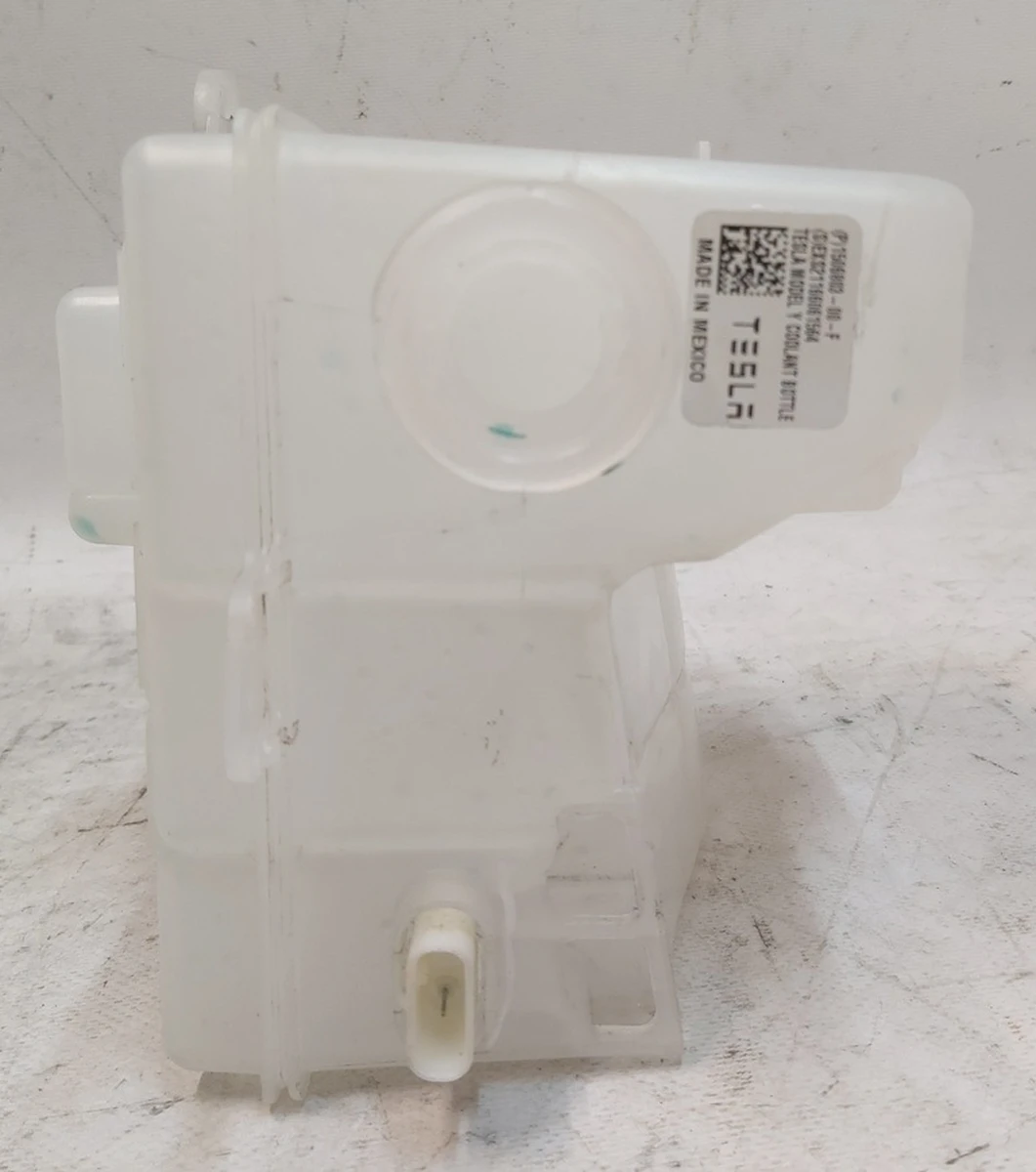 3 Расширительный бачок охлаждающей жидкости с датчиком в сборе Tesla Model Y 1606364-00-A