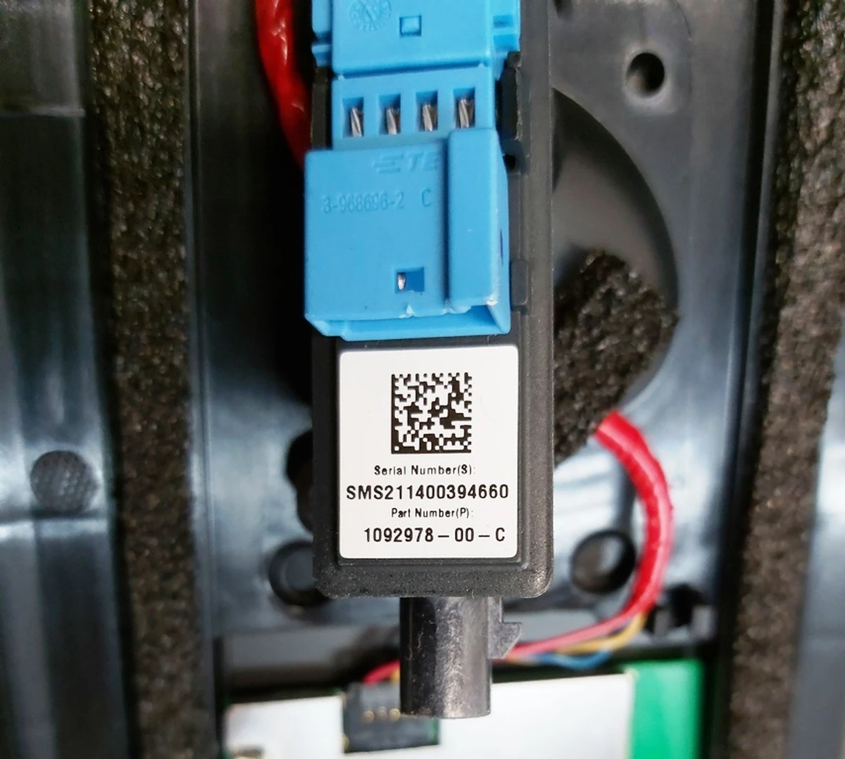 6 ASY - B-PILLAR APPLIQUE - LH Tesla model Y 1506885-00-D