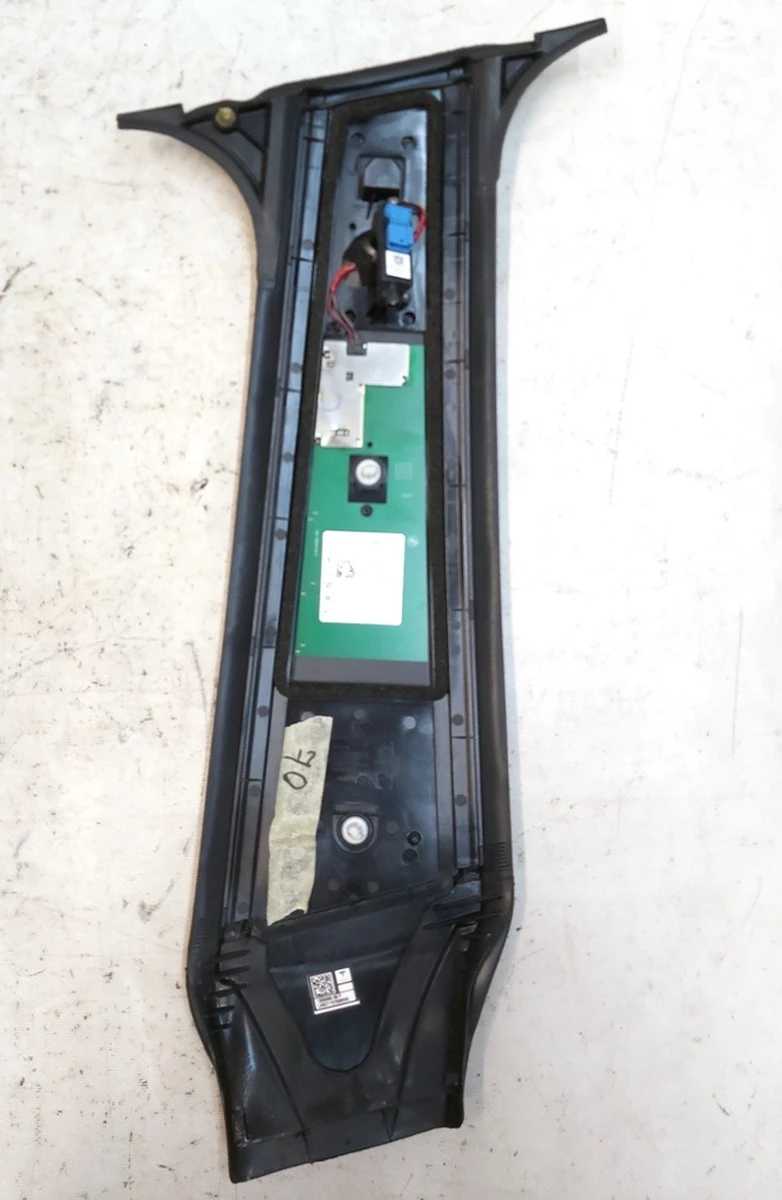 7 Накладка стійки B зовнішня права (скло) з камерою Tesla Model Y 1506886-00-H