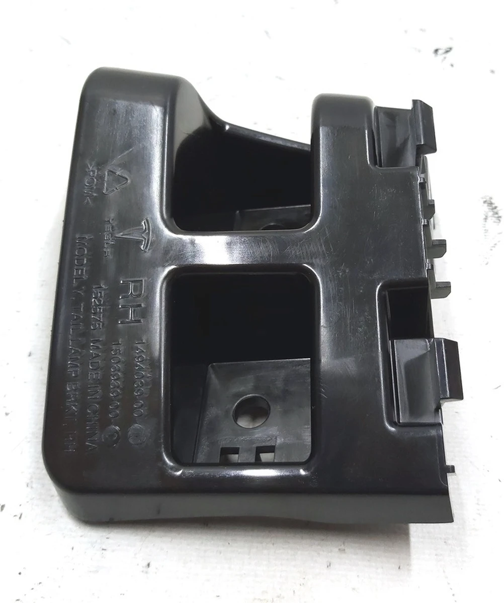 8 MODEL Y, TL BRKT, ASSY, RH NEW Tesla model Y 1506969-00-D