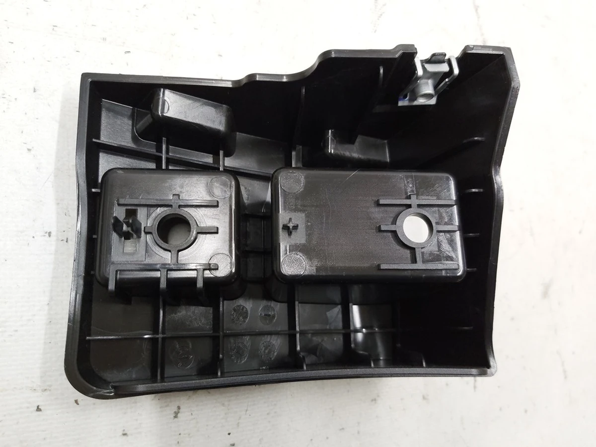 8 MODEL Y, TL BRKT, ASSY, RH NEW Tesla model Y 1506969-00-D