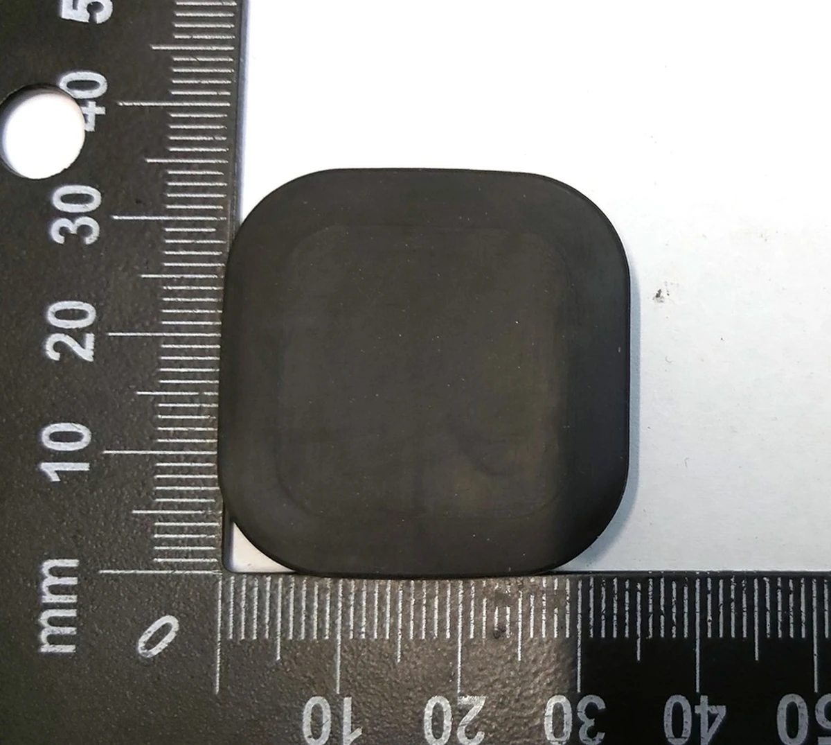 10 Plug, Flush,26x26, TPV, BLK Tesla Model Y 1507355-00-A