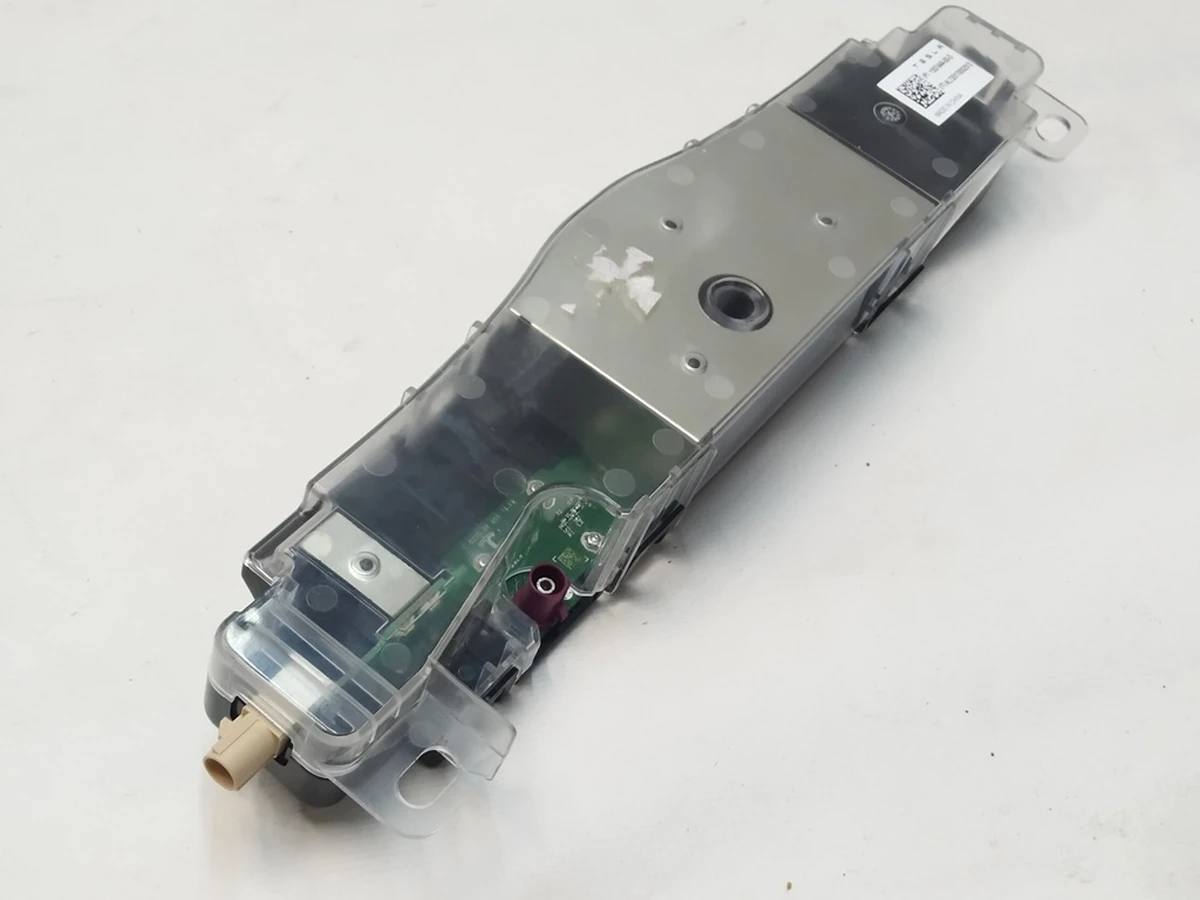 1 Антена WI-FI Tesla Model 3, Model Y 1585601-00-E