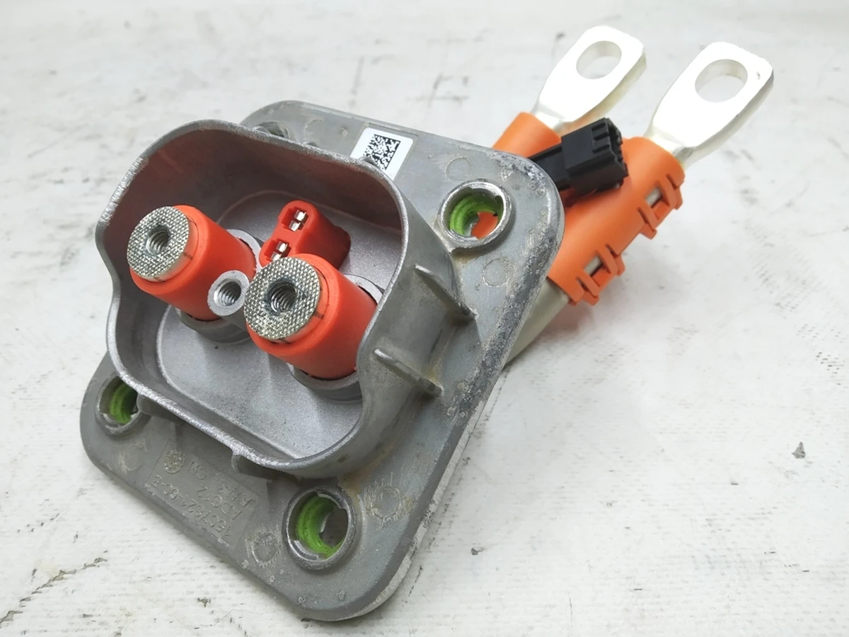 High voltage main battery charging port connector HVCON HDR 2P 600V HVIL BB REV04 Tesla model 3 Y 1507802-00-B