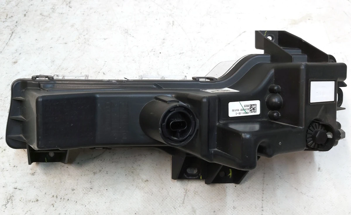 2 LAMP ASY, FASCIA LAMP, SAE UP-LEVEL, RH Tesla model Y 1077392-00-F