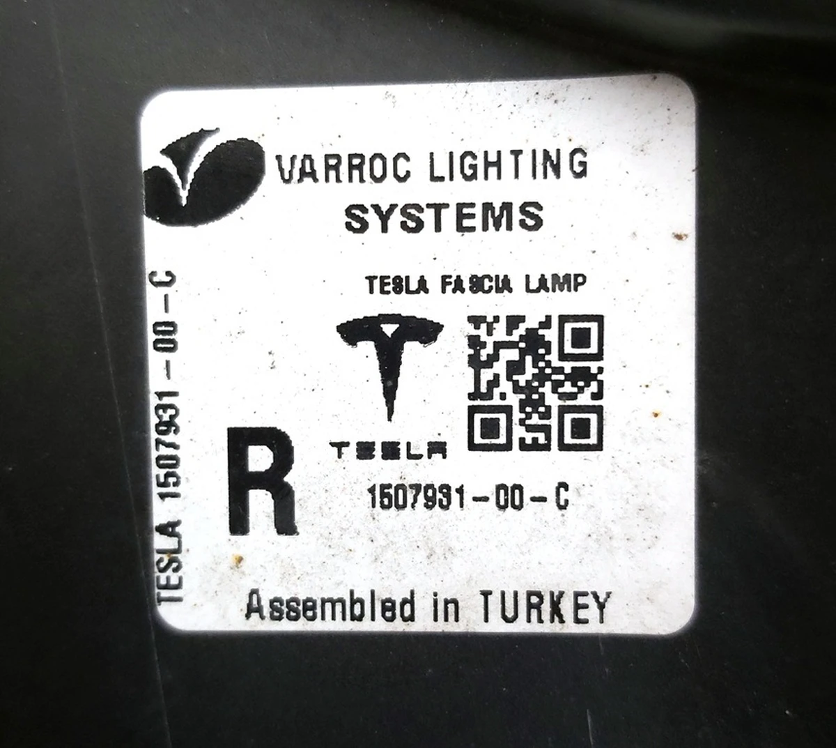 2 LAMP ASY, FASCIA LAMP, SAE UP-LEVEL, RH Tesla model Y 1077392-00-F