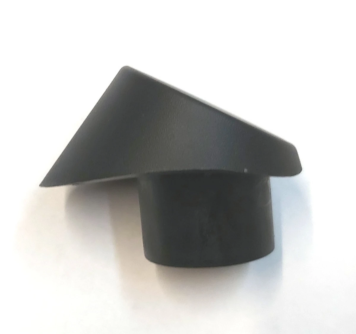 8 Упор відбійника кришки багажника лівий Tesla Model Y 1507940-00-C