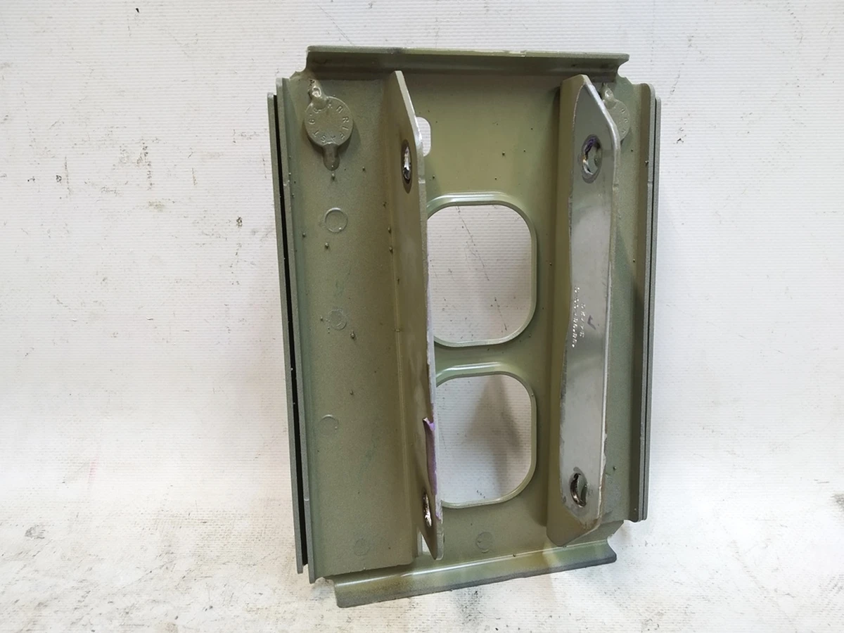 1 Кронштейн кріплення підсилювача заднього бампера лівий у зборі Tesla model Y 1507955-S0-A