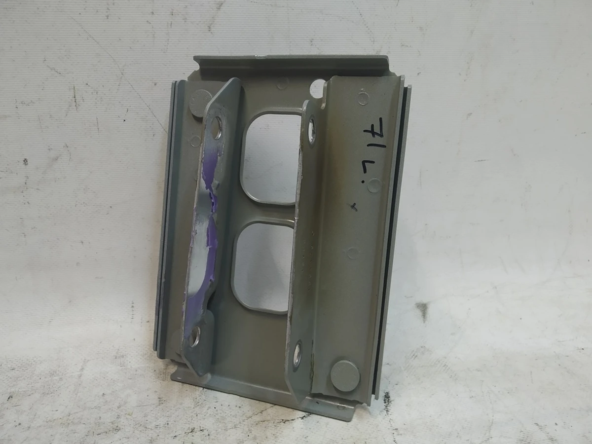 1 MY ASY-PLATE-MY BUMPER MTG RR LH SVC E-COATED damaged Tesla model Y 1507955-S0-A