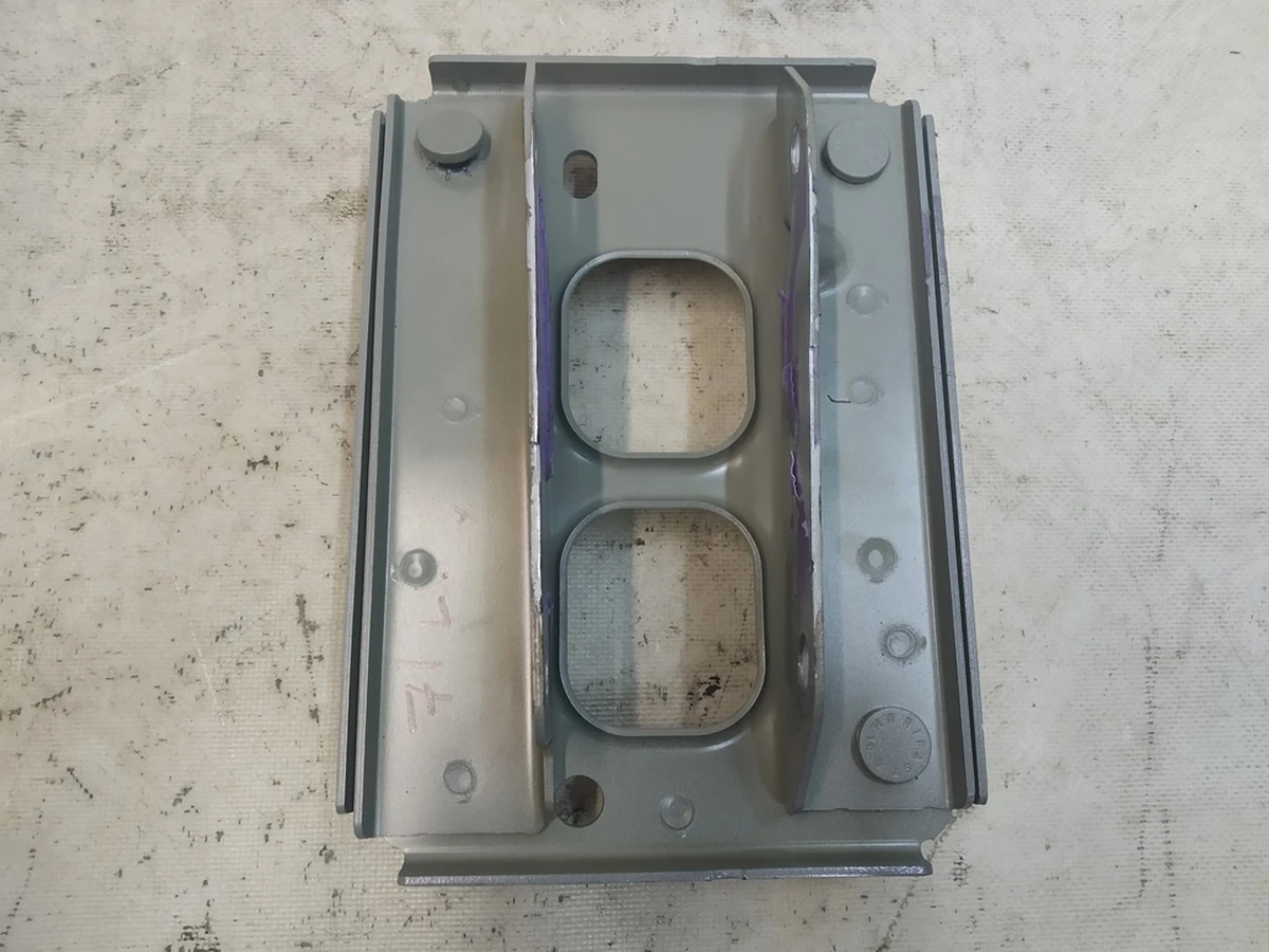 1 MY ASY-PLATE-MY BUMPER MTG RR LH SVC E-COATED damaged Tesla model Y 1507955-S0-A