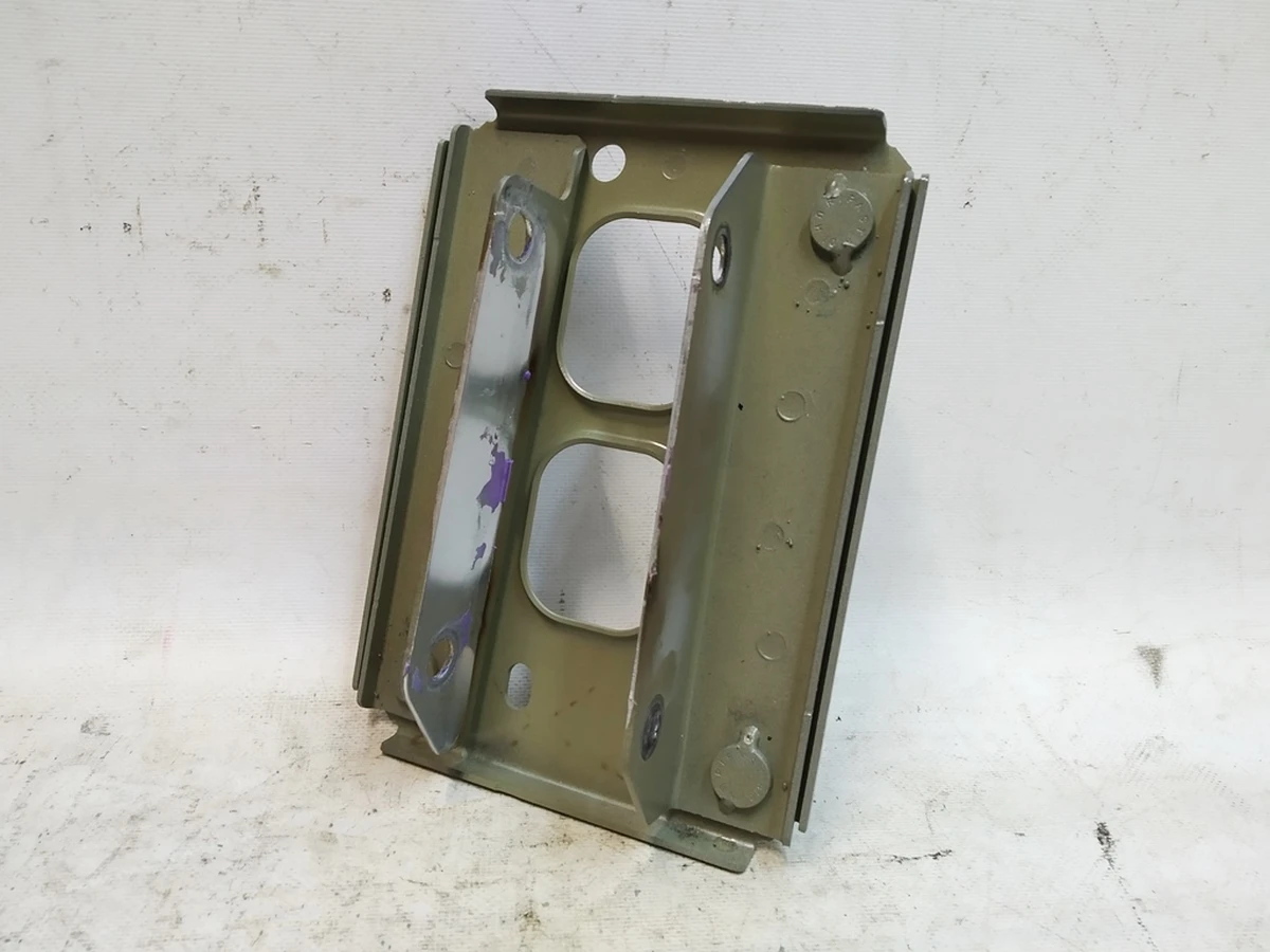 2 Кронштейн крепления усилителя заднего бампера правый в сборе Tesla model Y 1507956-S0-A