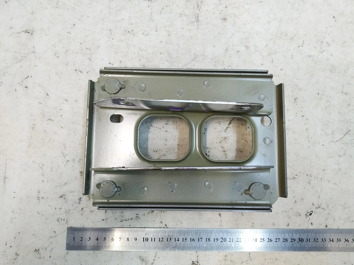 2 Кронштейн крепления усилителя заднего бампера правый в сборе Tesla model Y 1507956-S0-A