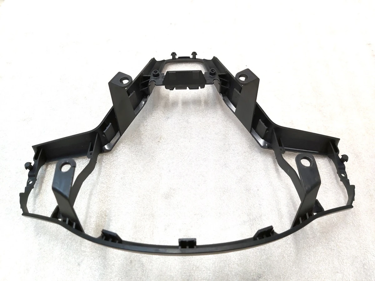 10 Корпус декоративний подушки безпеки водія на кермі Tesla model Y 1508162-00-B