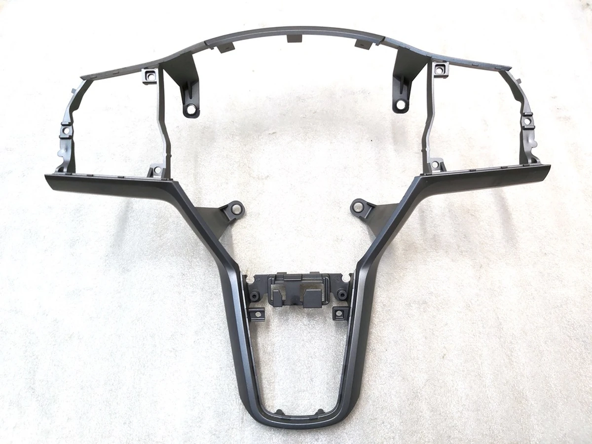 10 Корпус декоративний подушки безпеки водія на кермі Tesla model Y 1508162-00-B