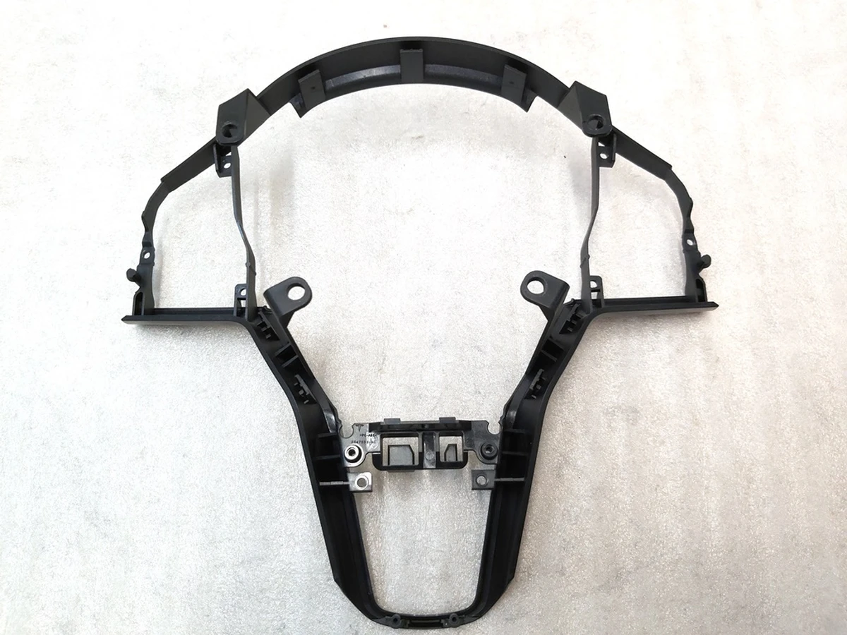 10 Корпус декоративний подушки безпеки водія на кермі Tesla model Y 1508162-00-B