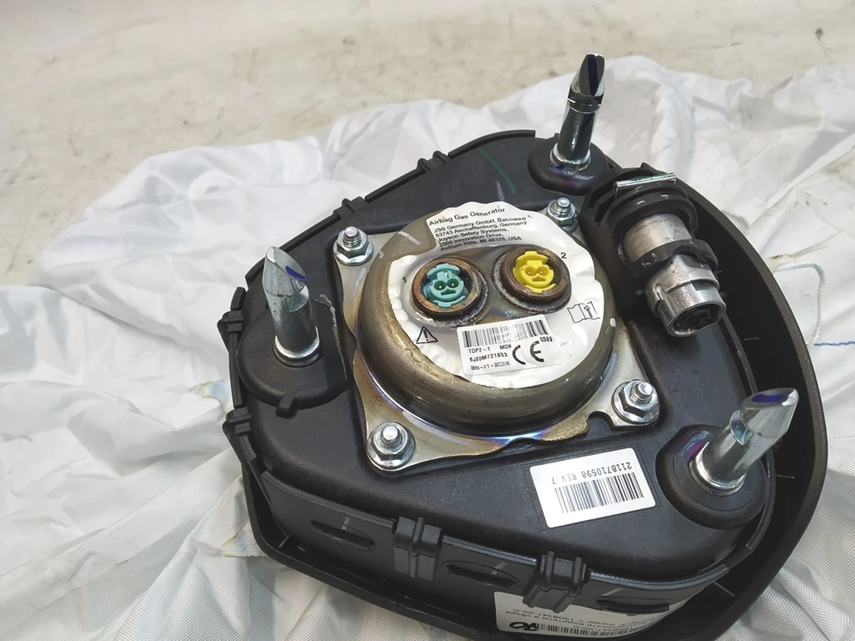 1 Подушка безпеки водія в зборі (під відновлення) Tesla model 3, model Y 1508347-00-C